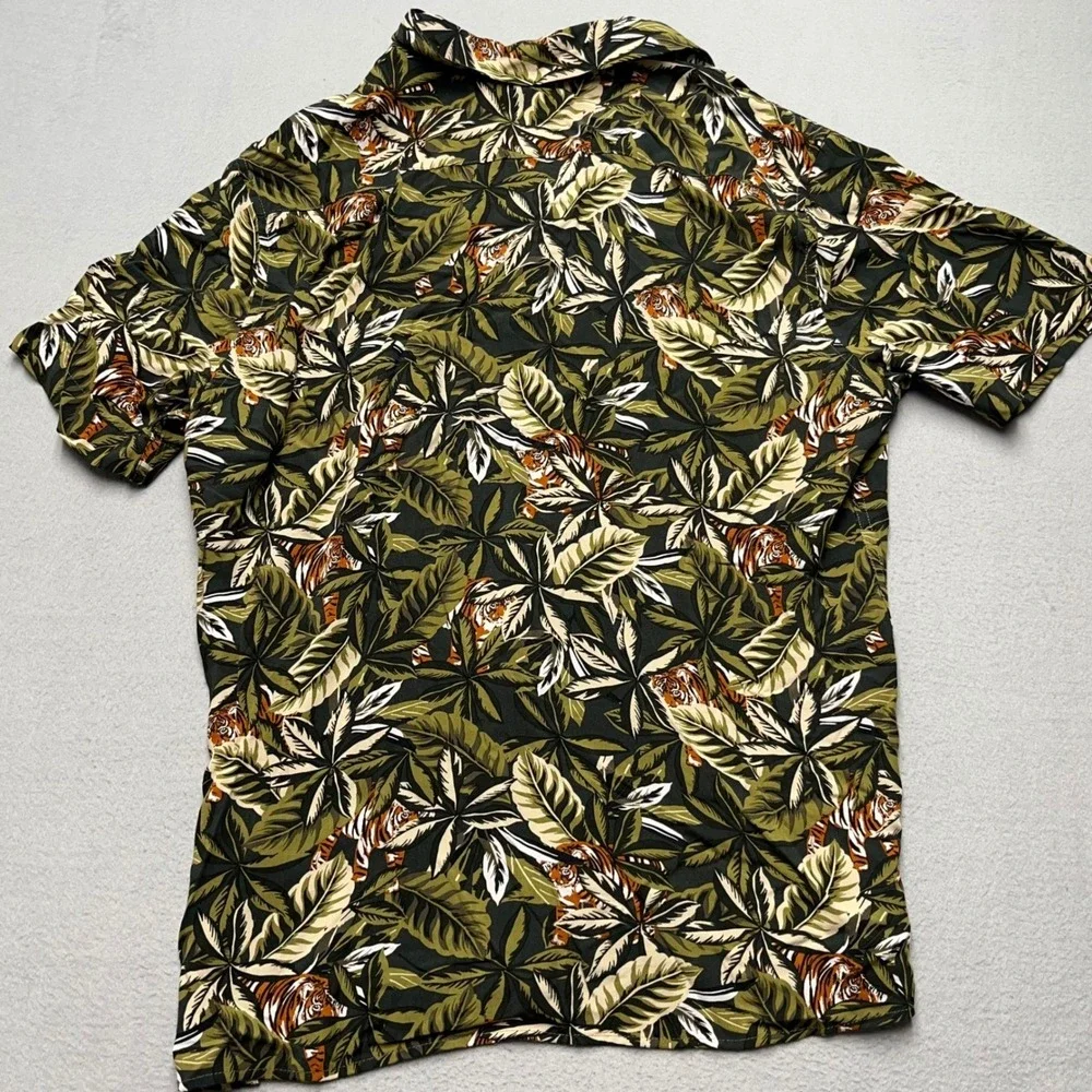 Banana Republic Mens M Standard Fit Tropical Tiger Leaf‎ Print Rayon Shirt Olive